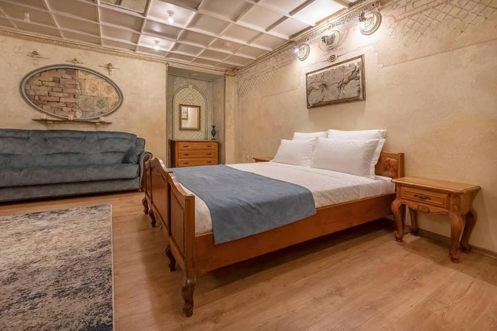 Beautiful One Bedroom Apartment in Vilnius Old Town 2