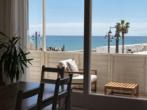 Sitges Spaces Seaside Paradise-Sleeps 8-Oceanfront 1