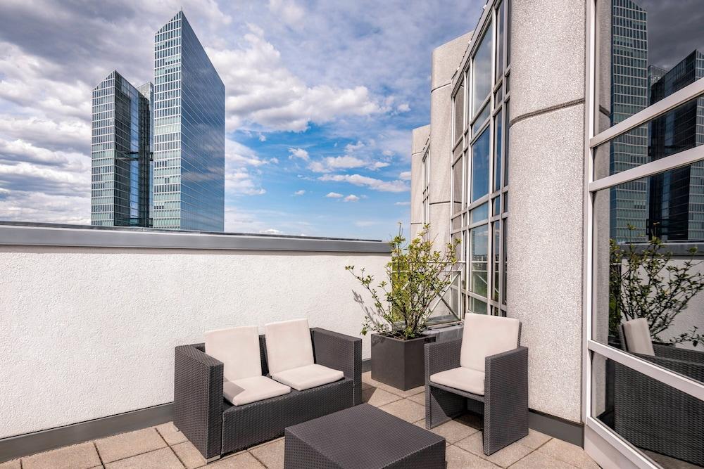 Parkhaus Hotel Marriott Apcoa 1