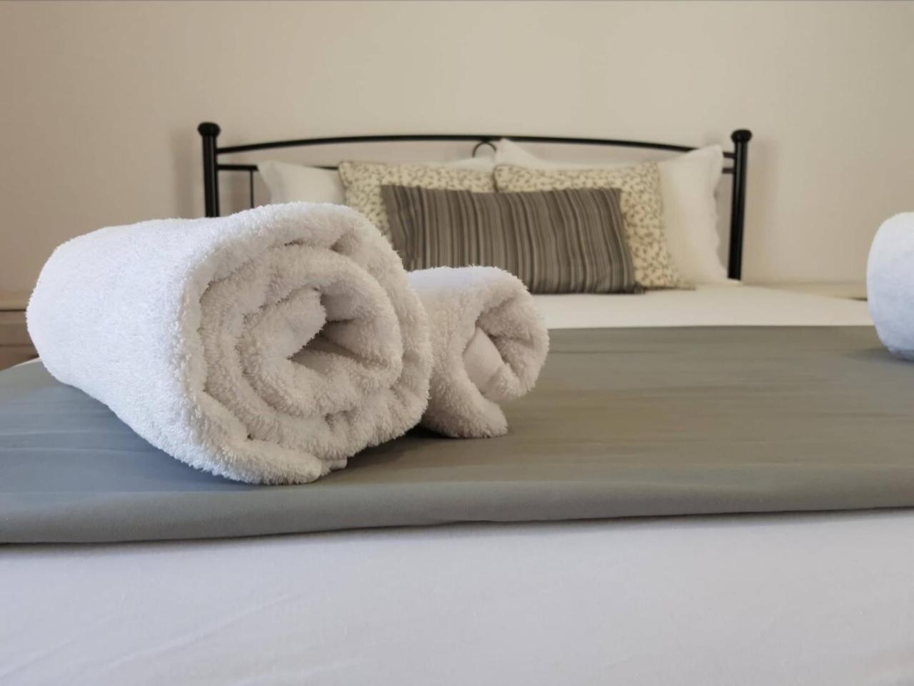 White Wave Studio 3 2