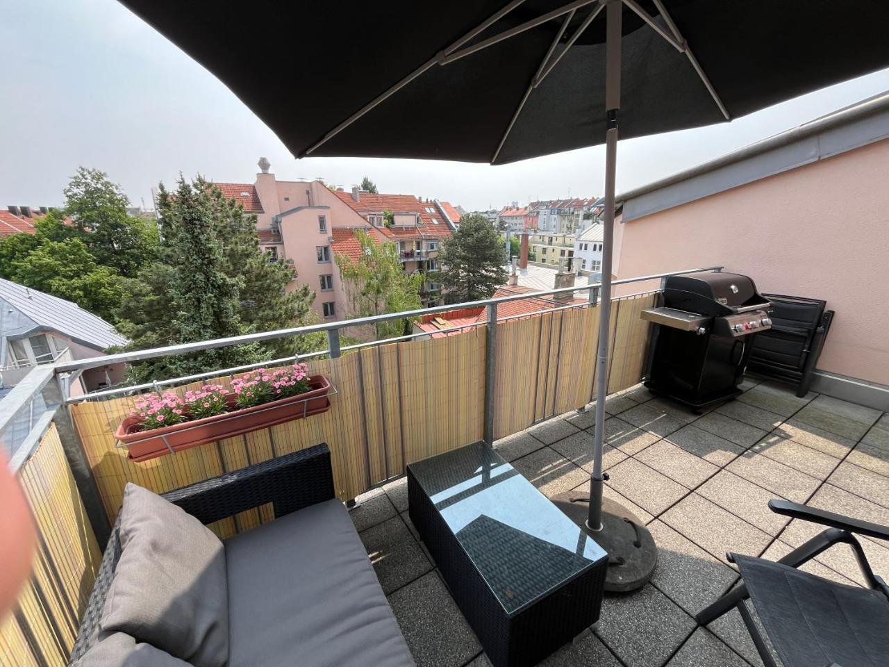 City-Apartment with Private Rooftop Terrace 1