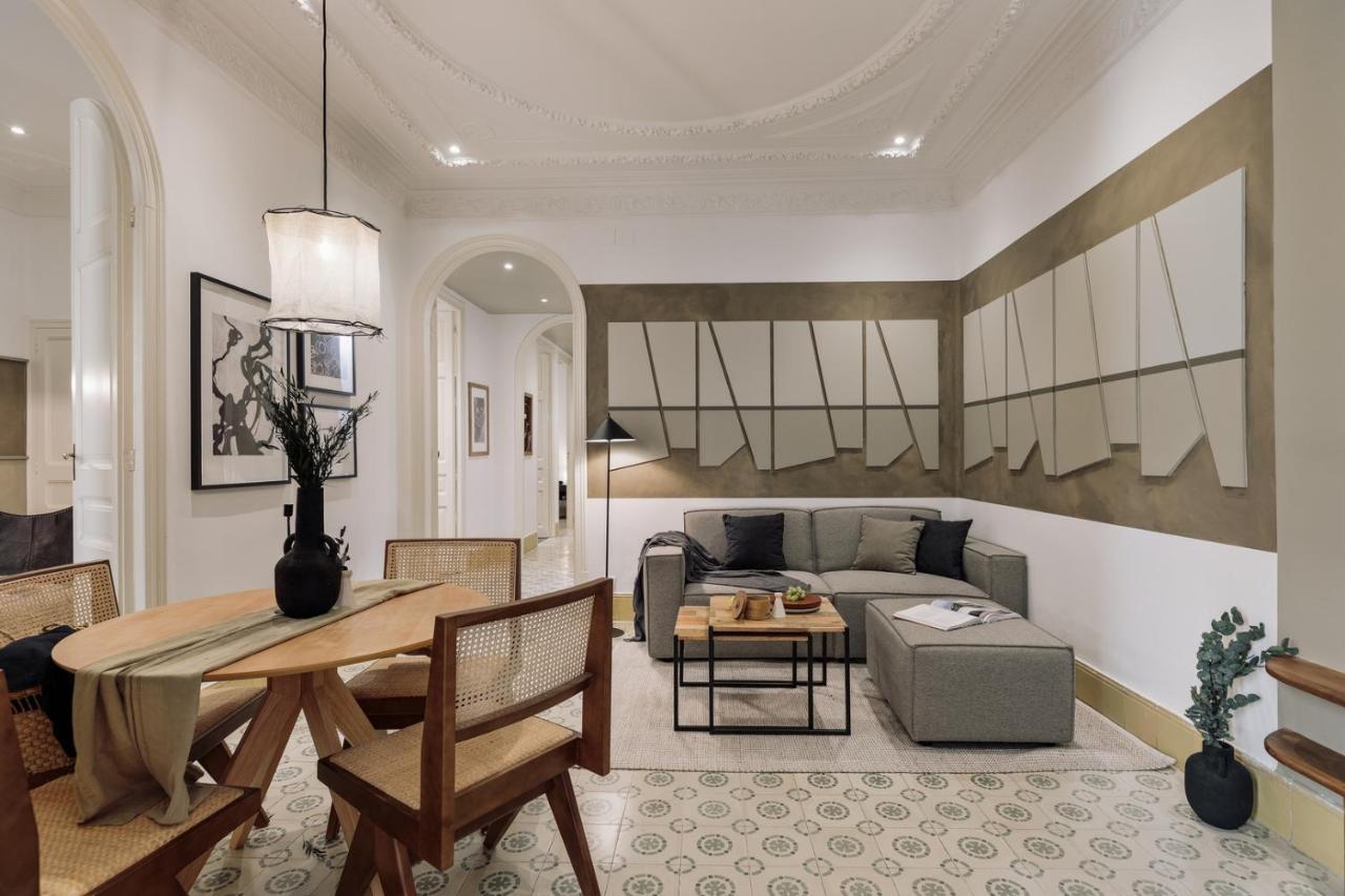 Uru - 2 Bedrooms And Balcony in Vila de Gracia 1