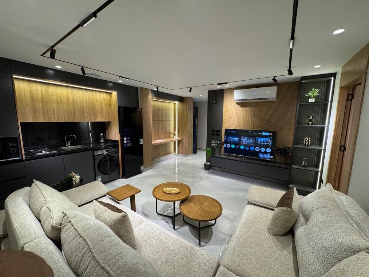 Luxurious Hotel Suite in Mohandessinجناح فندقي فاخر بالمهندسين مدخل خاص دور ارضي 1