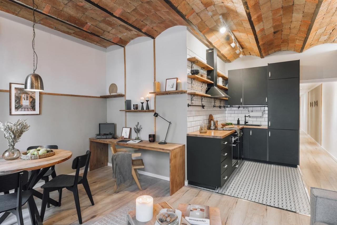 Senes - 2 Bedrooms in Eixample Esquerra 1