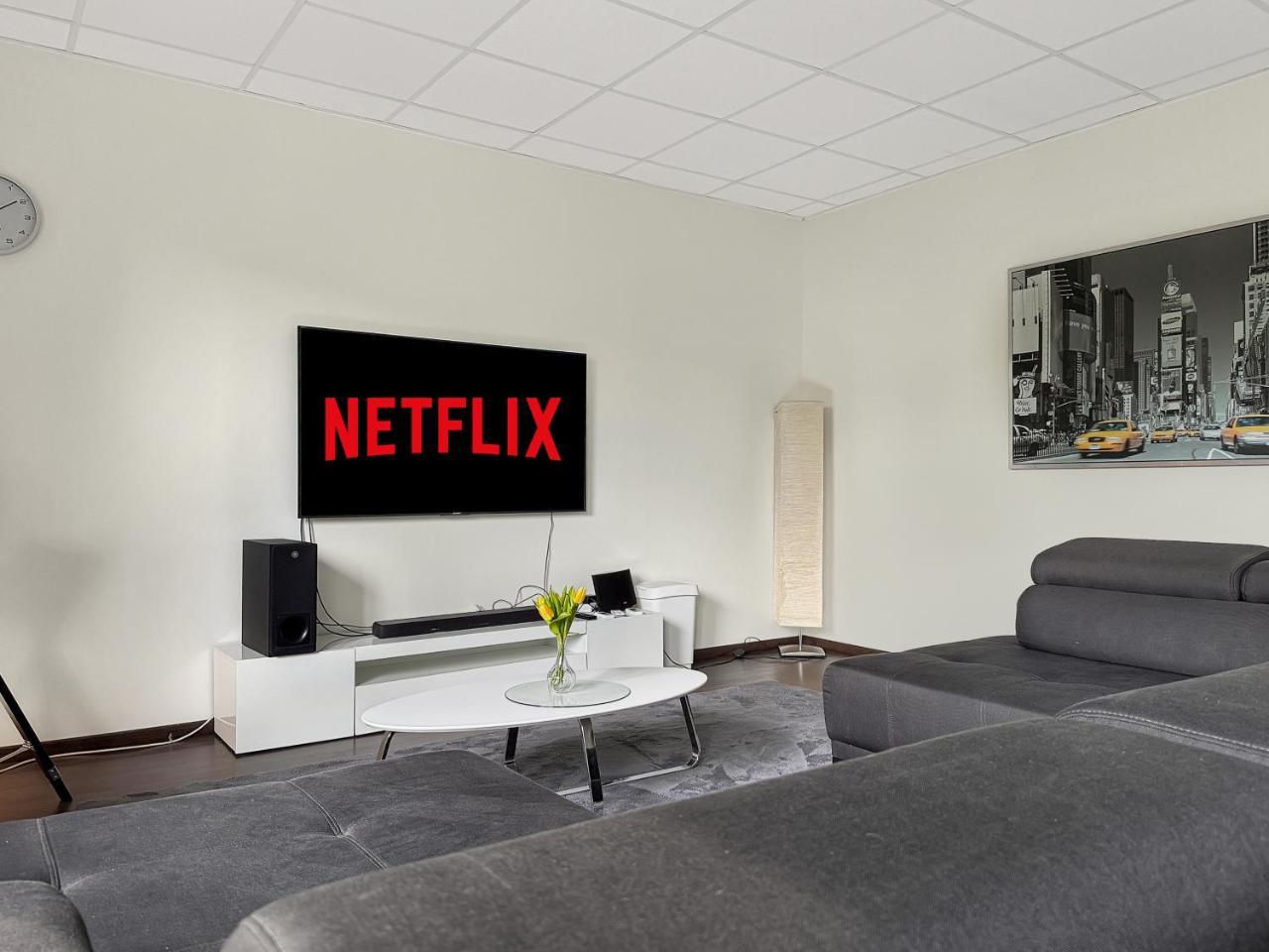 Gruppen Oase Munchen Kino, Billardtisch & 17 Betten 1