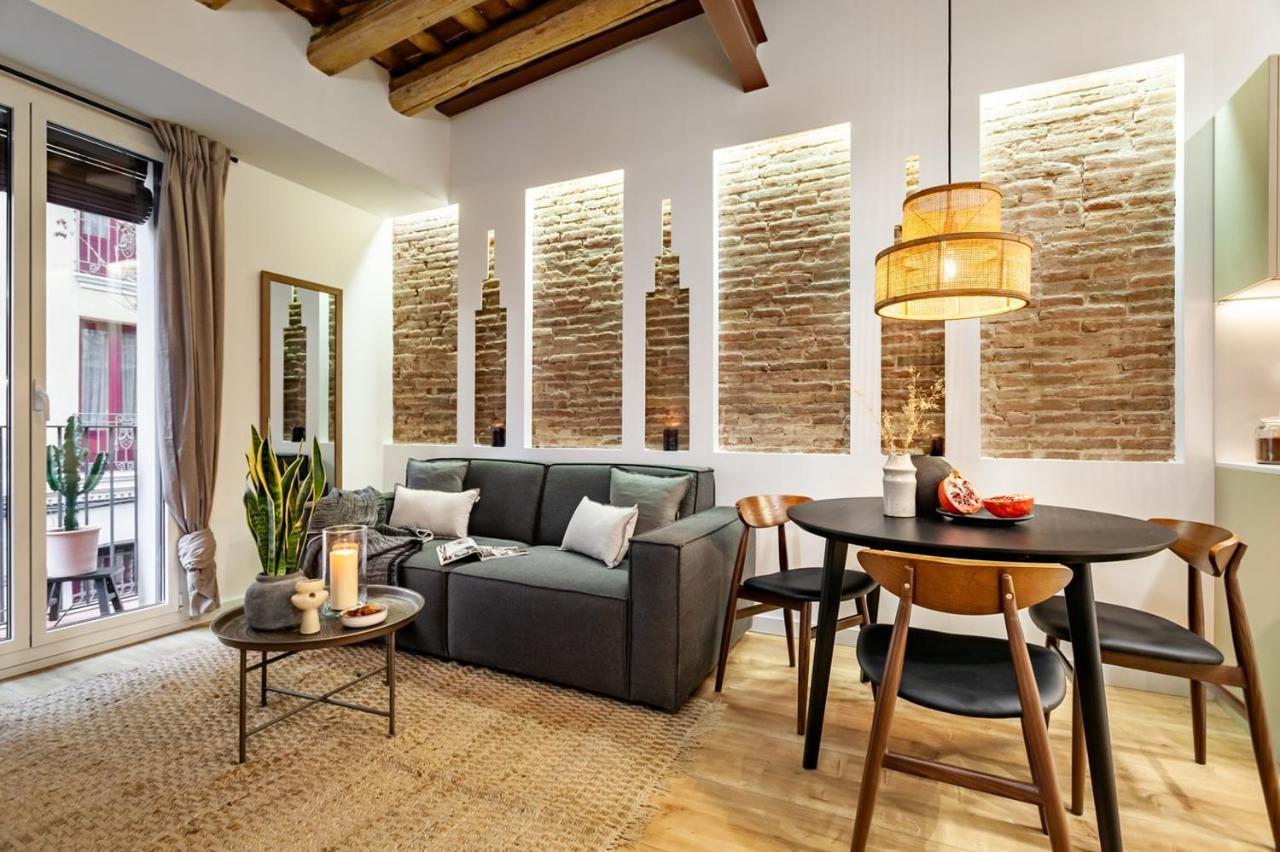 Faya - 1 Bedroom And Balcony in Gracia 2