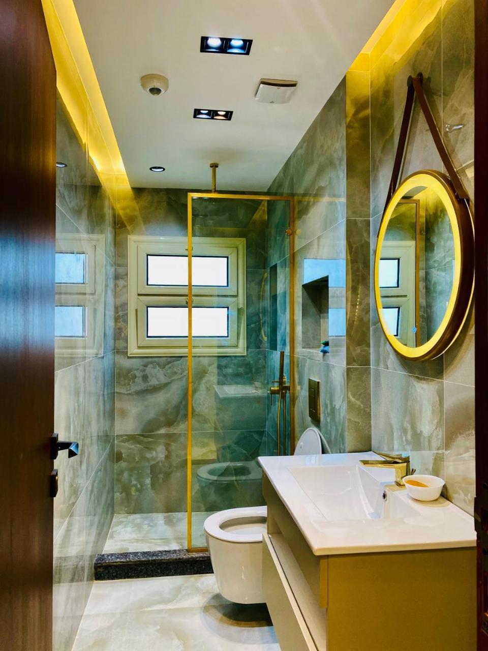 Luxury 3 Bedroom Apartment 1