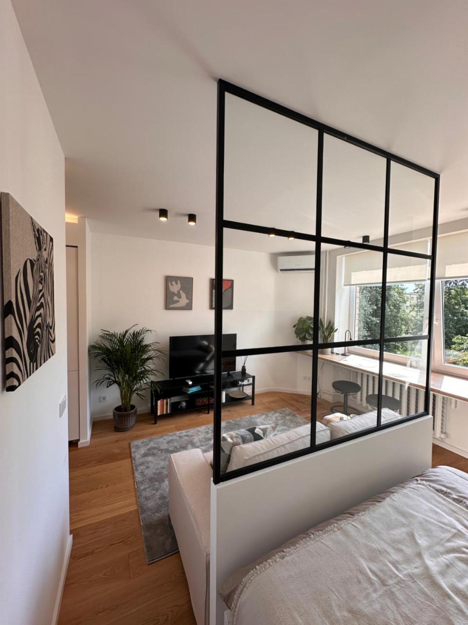 Algirdo Sunlight Studio 1