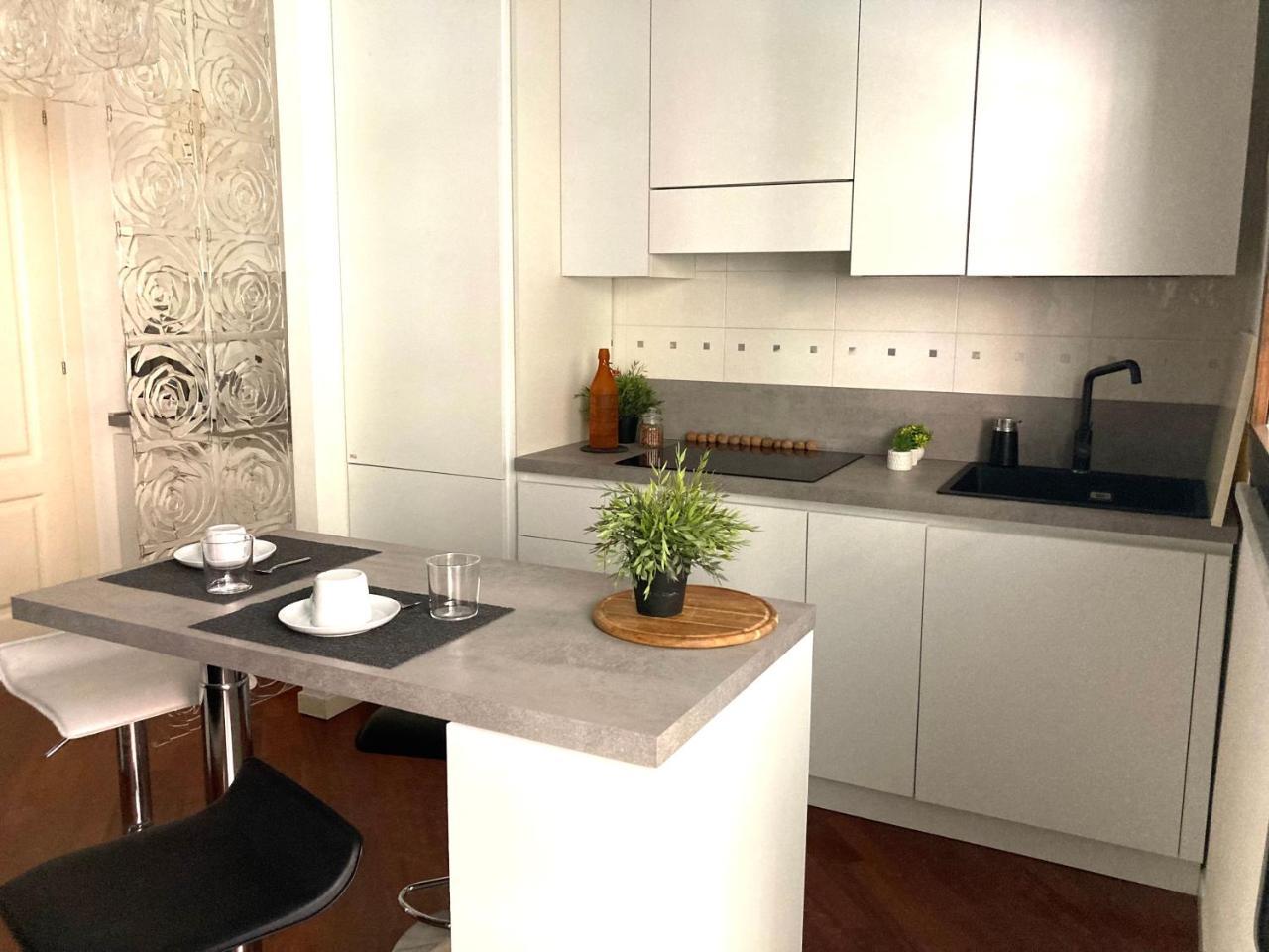 Rossini 7 (Adults Only) 1