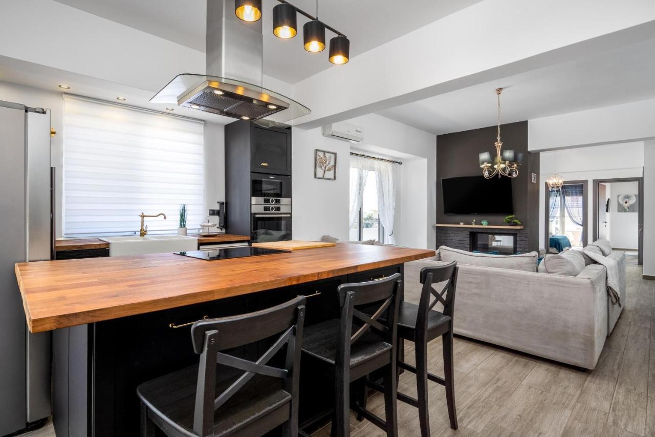 Emerald City Apartment 2