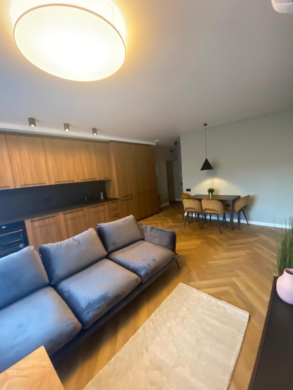 Two Bedroom Luxurious Spacios Apartment 2