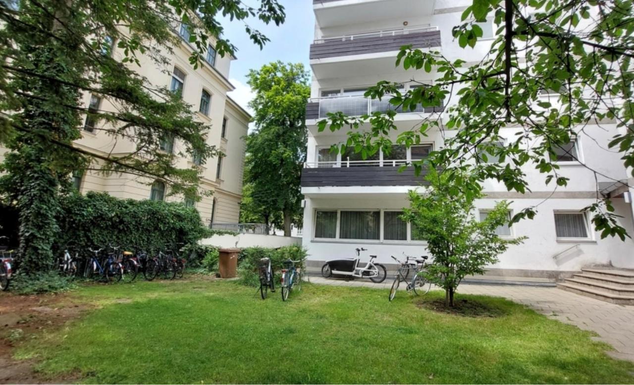 Ludwig- 2 Room Apartment Direkt at Oktoberfest - 10 Min Walk To Old Town- 4 Min Walk To 2 Diff U-Bahn Stations & Parking Available 1