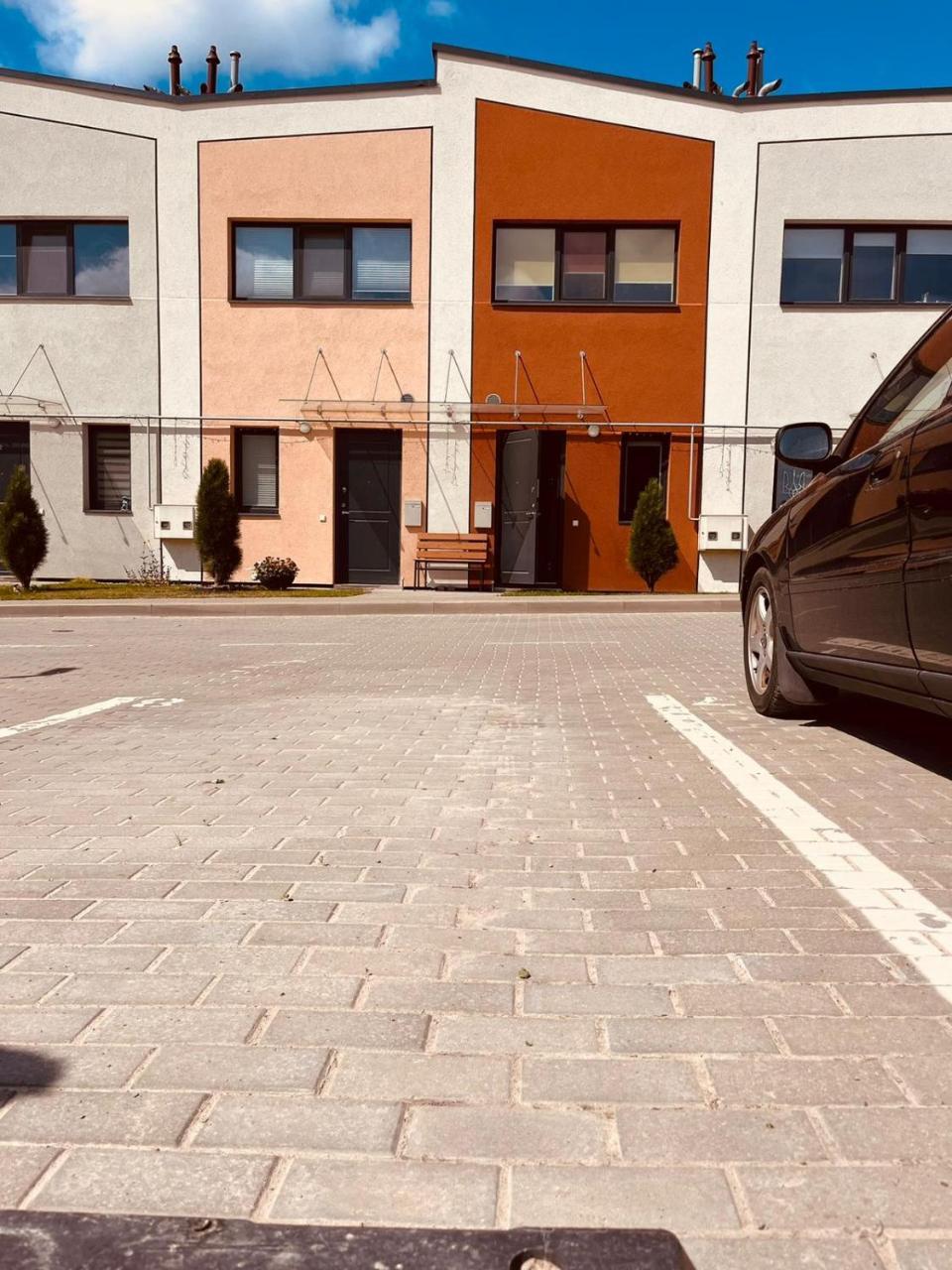 Comfortable Townhouse 1