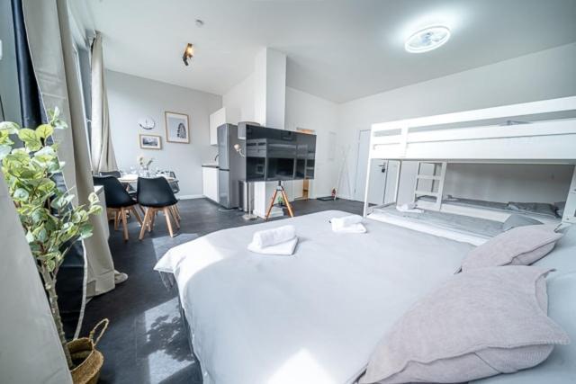 3 Modern City Studio for 6 Bogenhausen Near Messe Munich 1