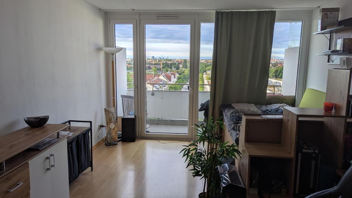 Alpenblick Und City Im 10 Stock