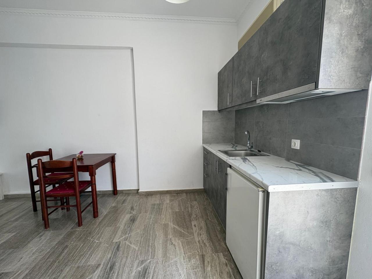 White Wave Studio 4 2