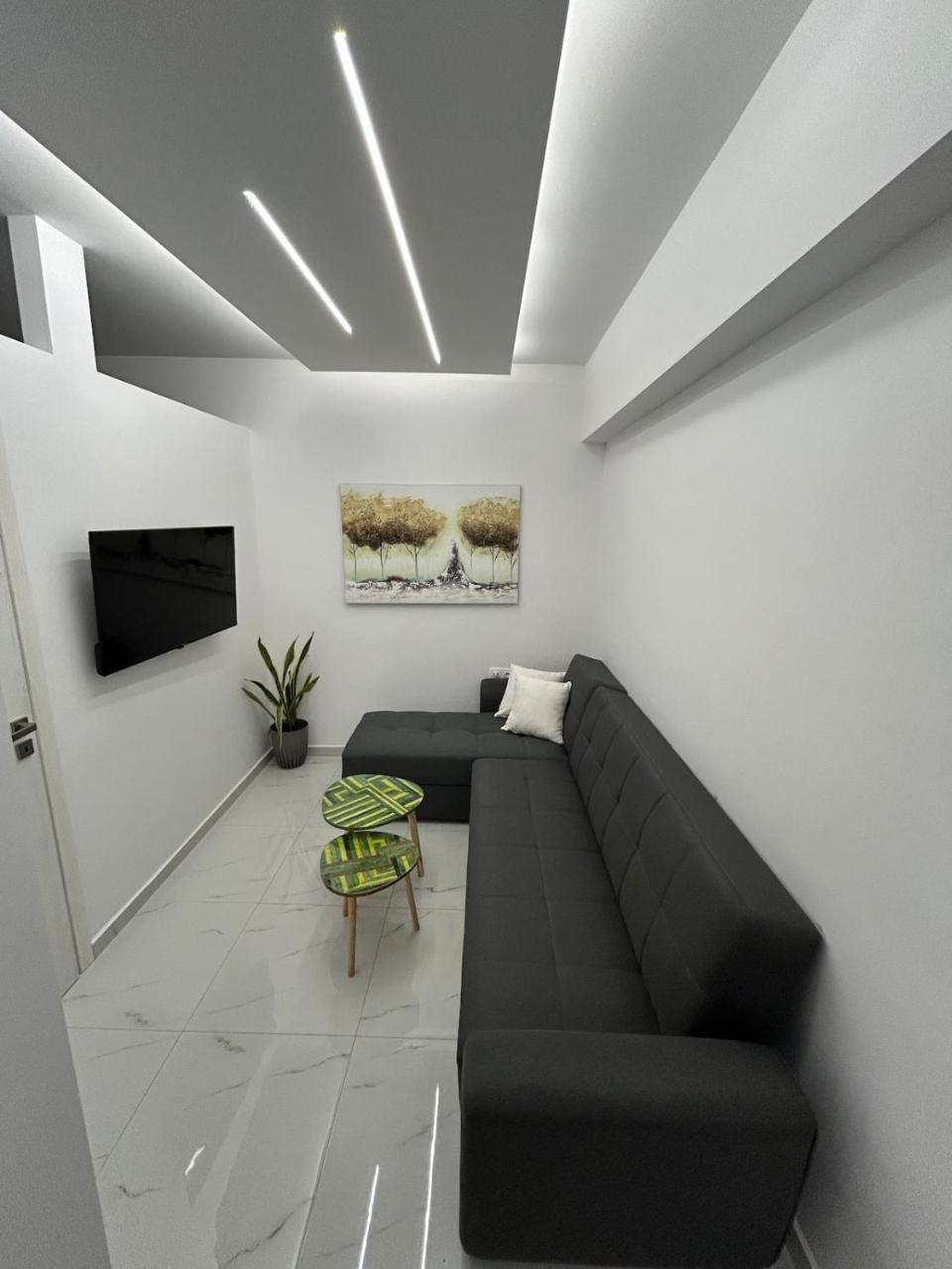 Clementine Stay Rhodes