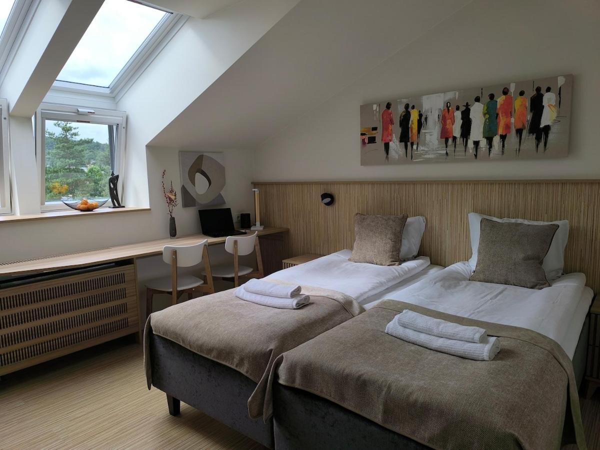 Embassy Studio 303 1