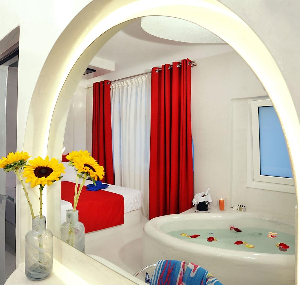 Santorini Loft Boutique Apartments 2