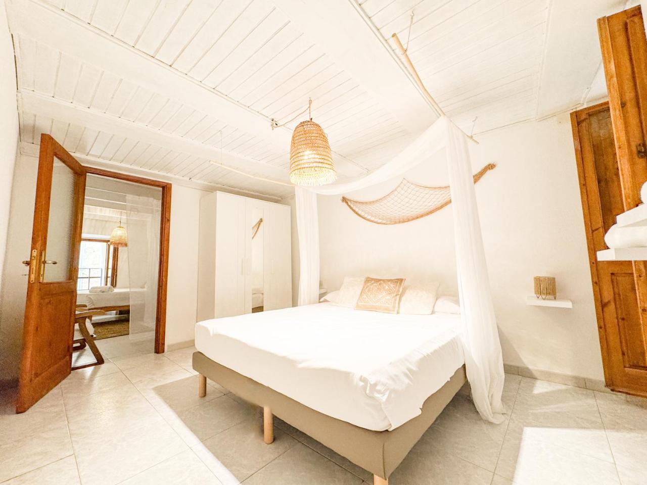 Kalma - Authentic Sardinian Home at the Most Picturesque Street of Old Town 2