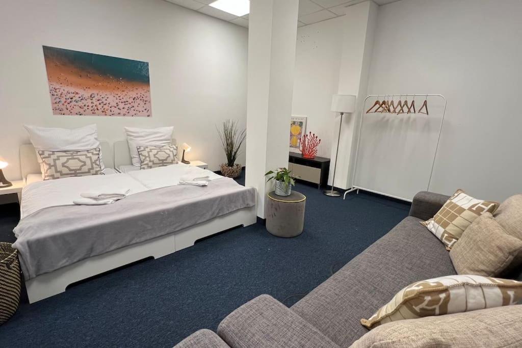 Beckhomes- New, Unique Apartment for 16 People