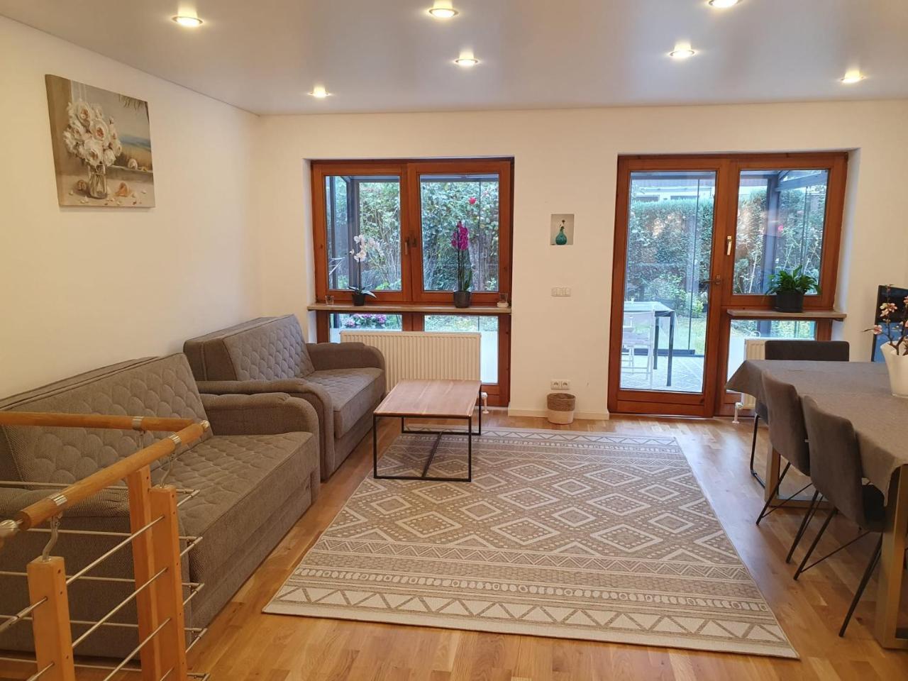 80m2 Ruhige 3 Zimmer Duplexwohnung Mit Schonem Garten in Altperlach 1