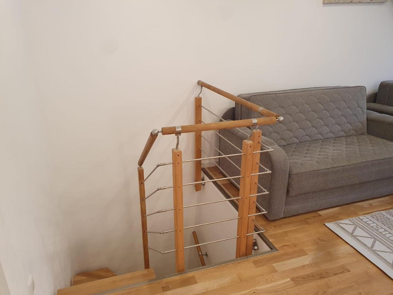 80m2 Ruhige 3 Zimmer Duplexwohnung Mit Schonem Garten in Altperlach 2