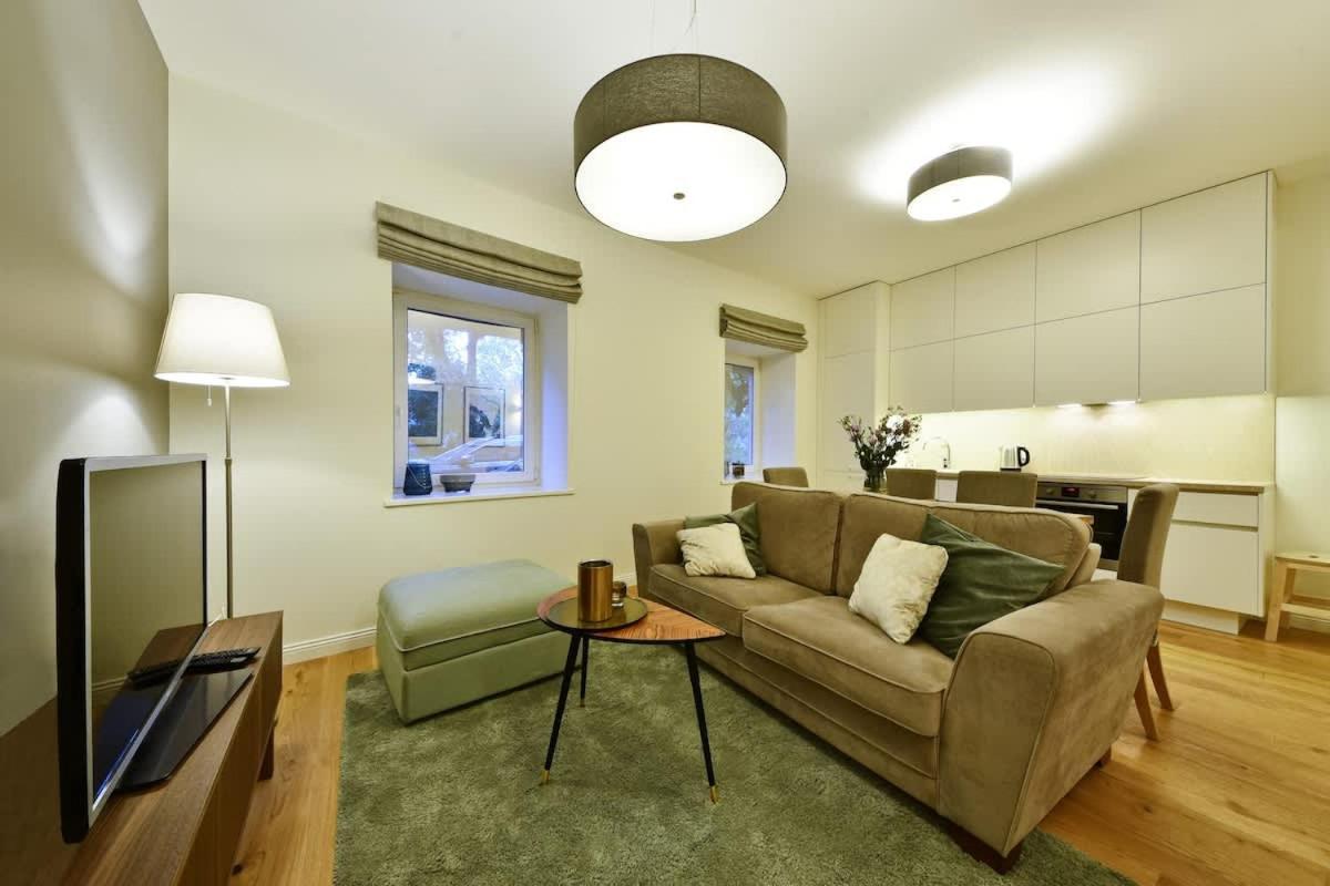 Domillion 3bdr 2baths President Palace Park L419a 1