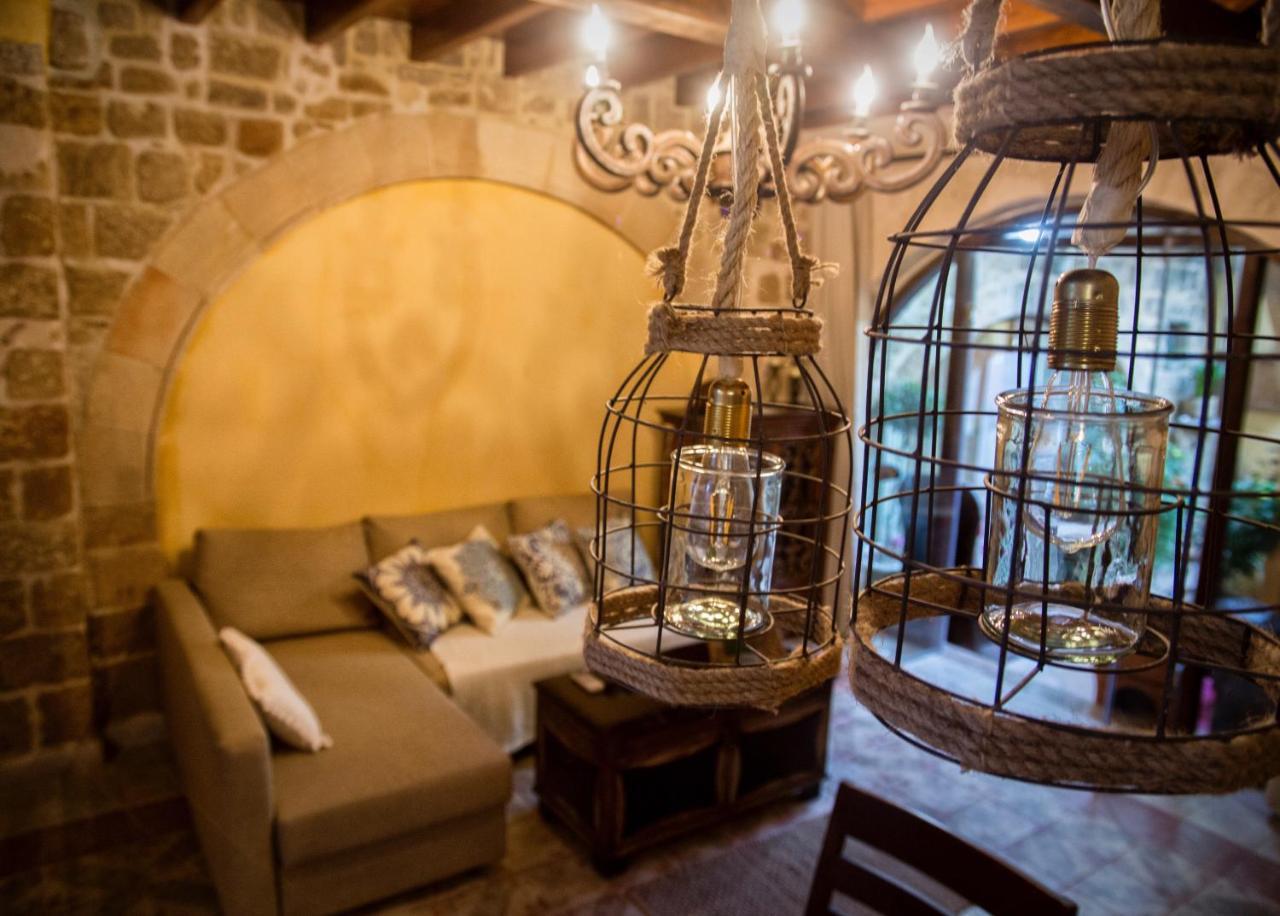 George & Alexandra's Apartments 2