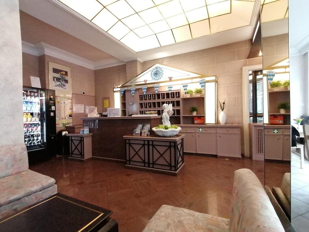 Hotel Deutsches Theater Landwehrstraße 1