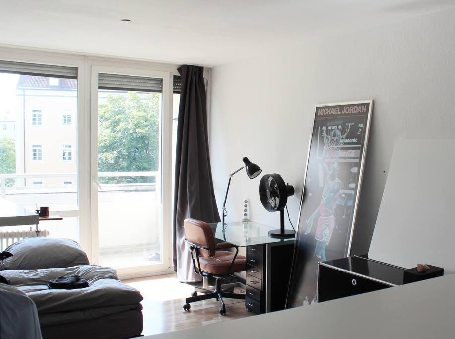 Cozy Apt Near Oktoberfest & Metro (Adults Only)