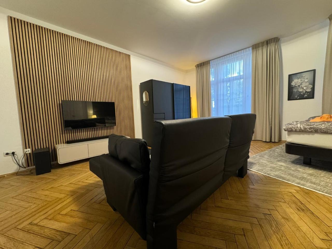 Isartor Rooms (Adults Only) 1