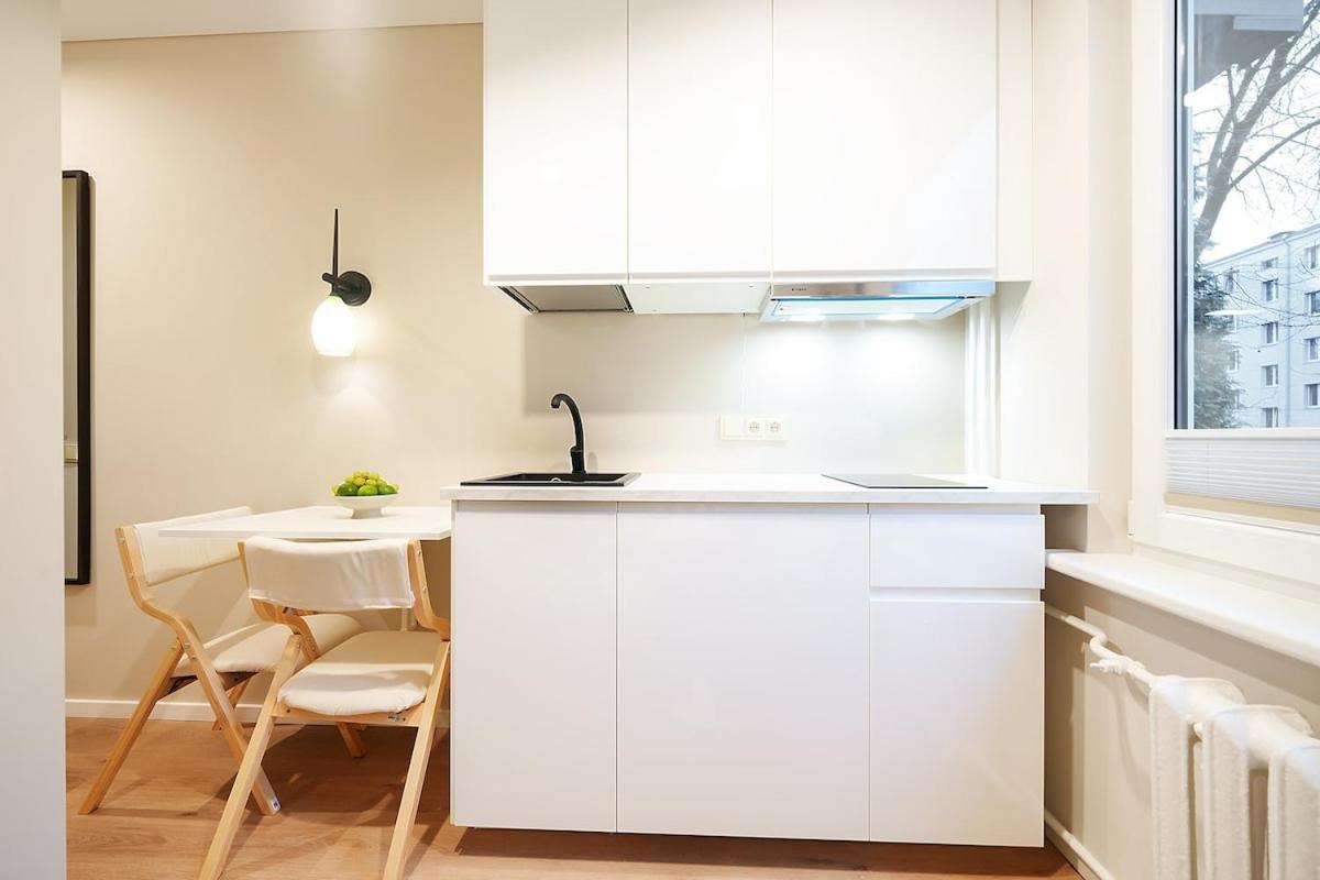 Stylich White Salad Studio Near the City Center (Adults Only) 1