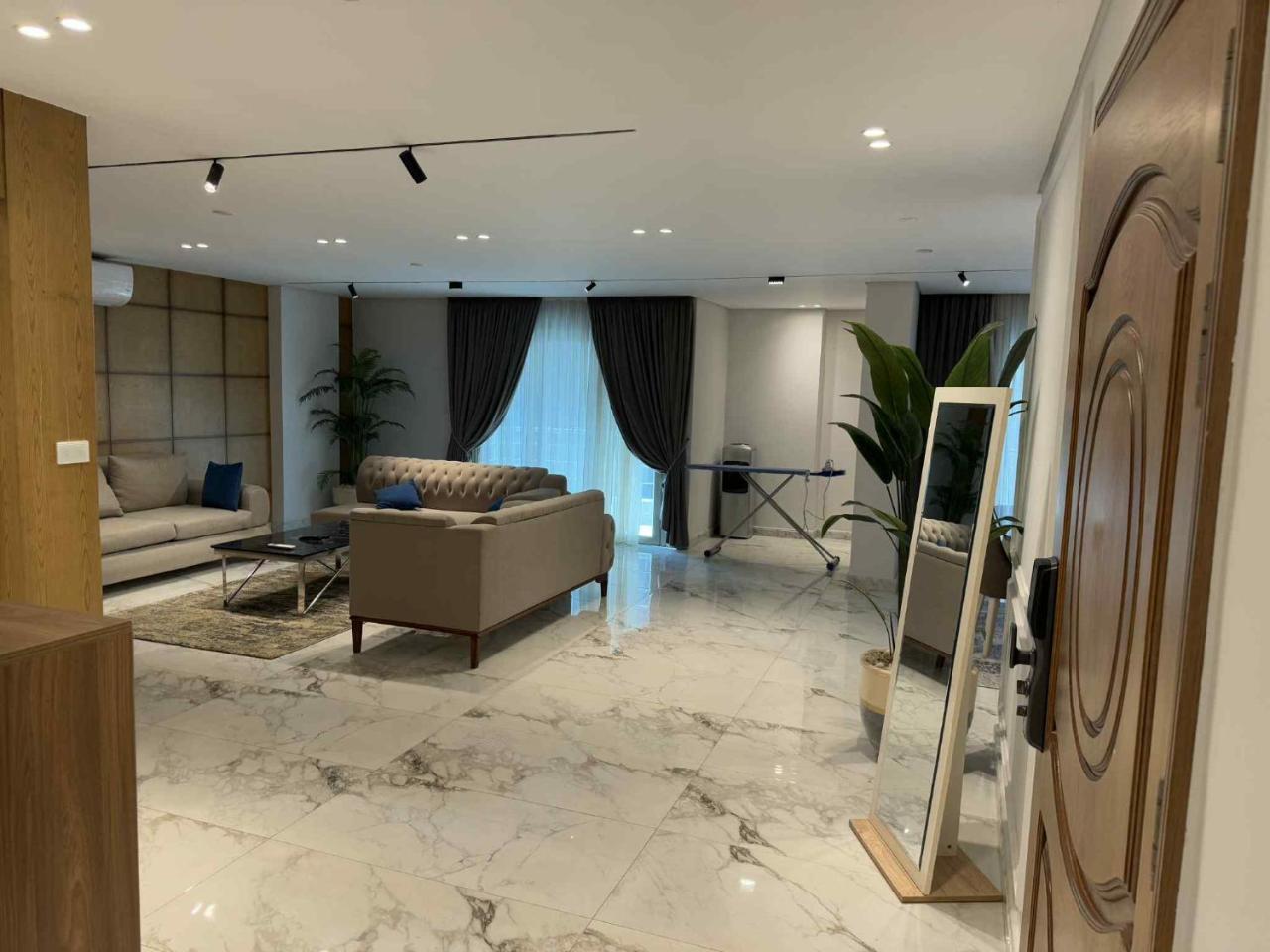 شارع مصدق بجوار نادي الصيد الدقي 1