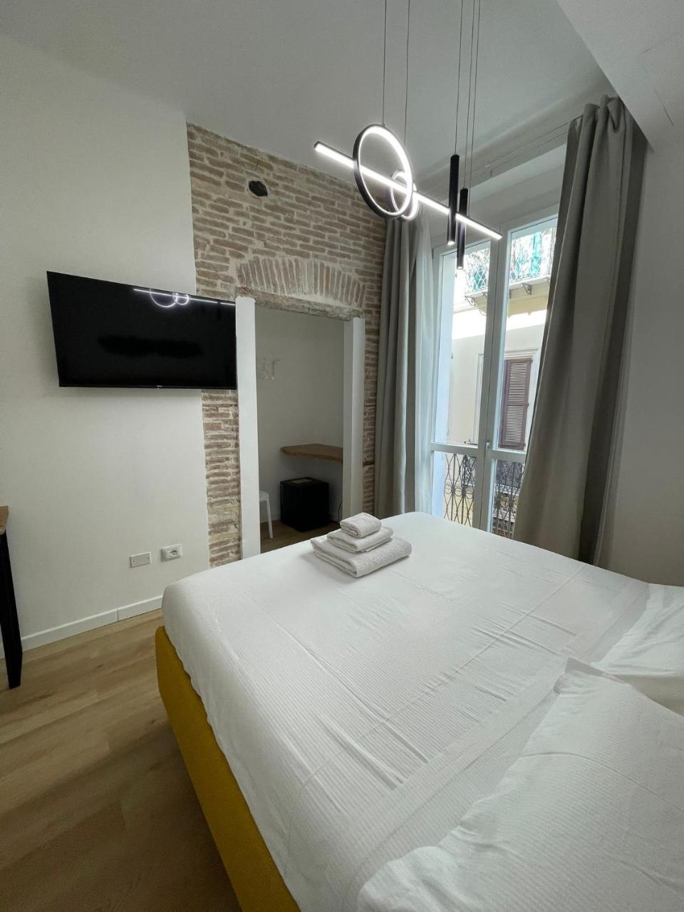 Palazzo Cavour Rooms & Breakfast 1