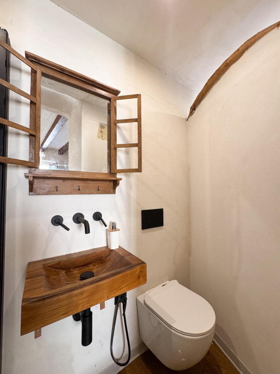 Kalma - Rustic Charm at Old Town 2