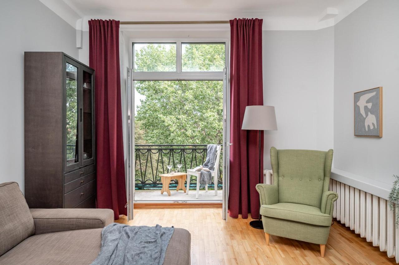 Vokieciu St Apt with Balcony I in the Center of It All I Cohost 1