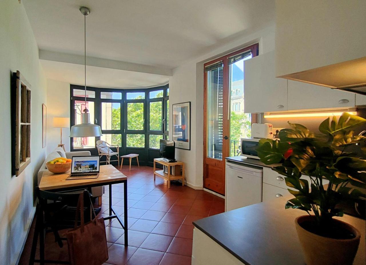 Gorgeous Views Over la Rambla. Very Bright R.A. 1