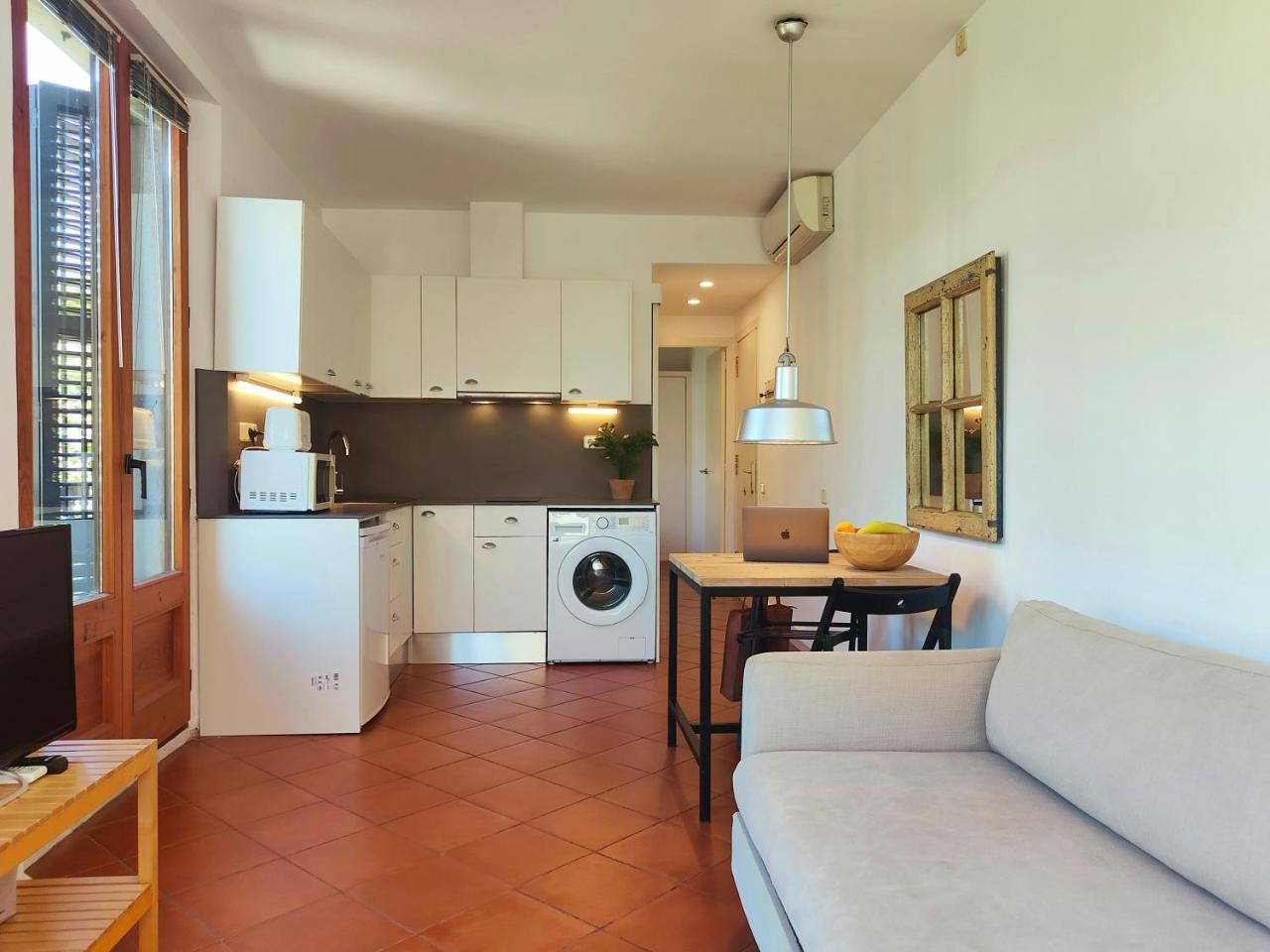 Gorgeous Views Over la Rambla. Very Bright R.A. 2