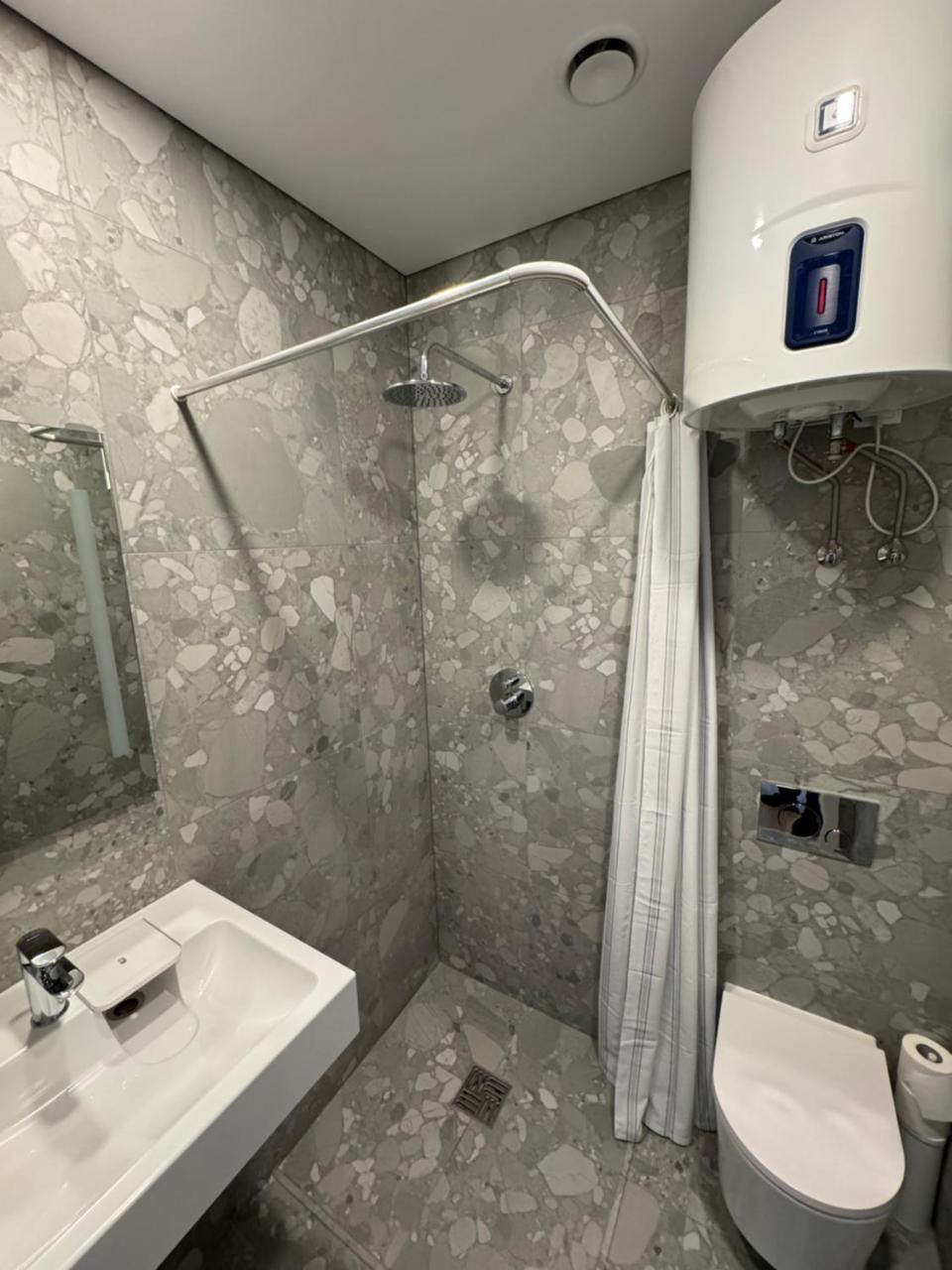 11a Airport Apartment (Adults Only) 1