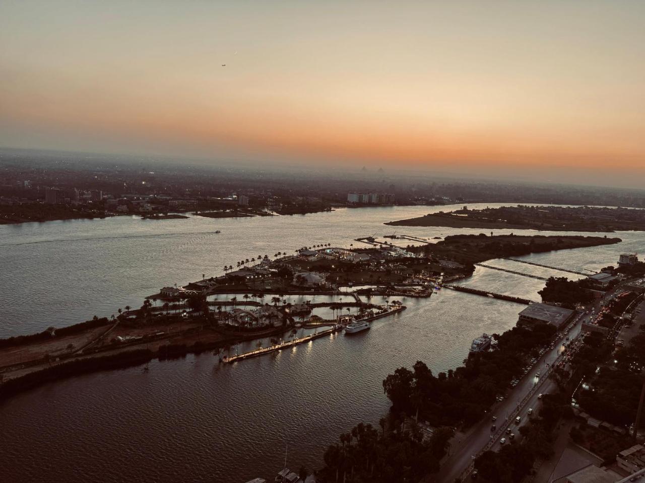 شقه 5 غرف اطلاله نيل بالمعادى