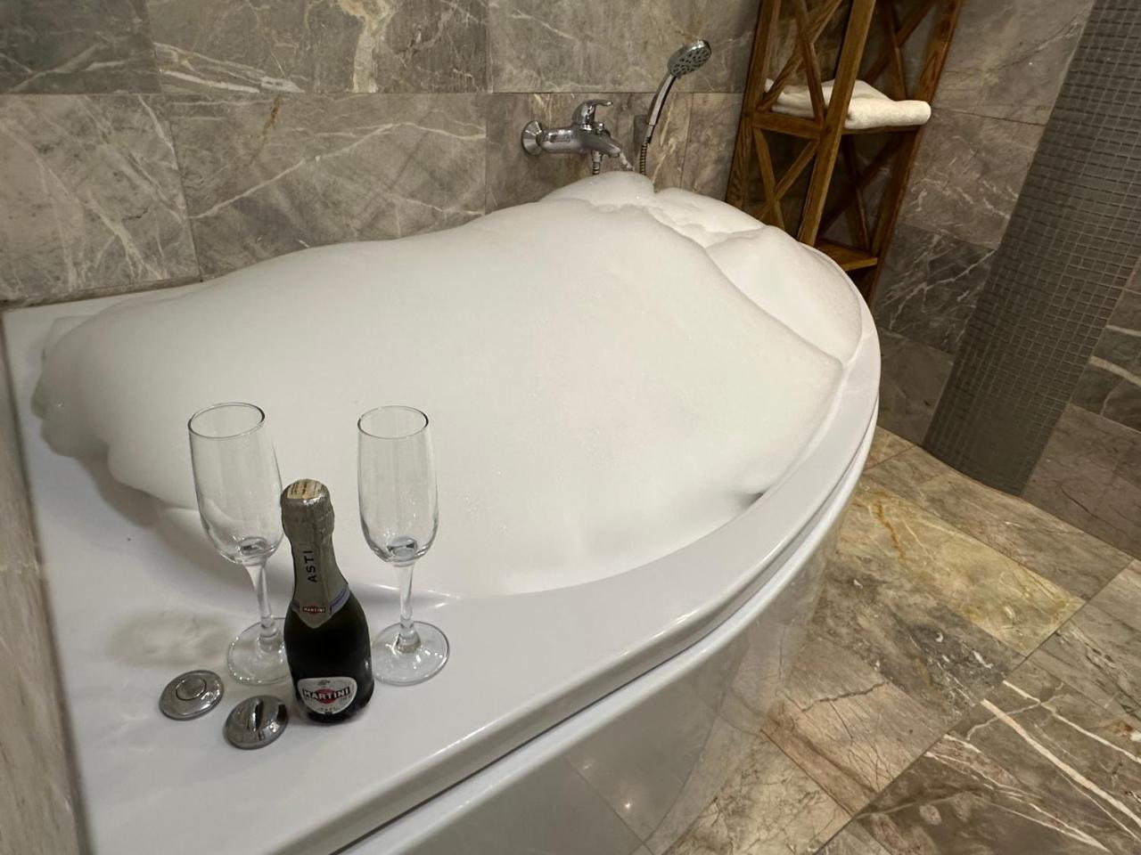 Zverynas Apartment with Jacuzzi