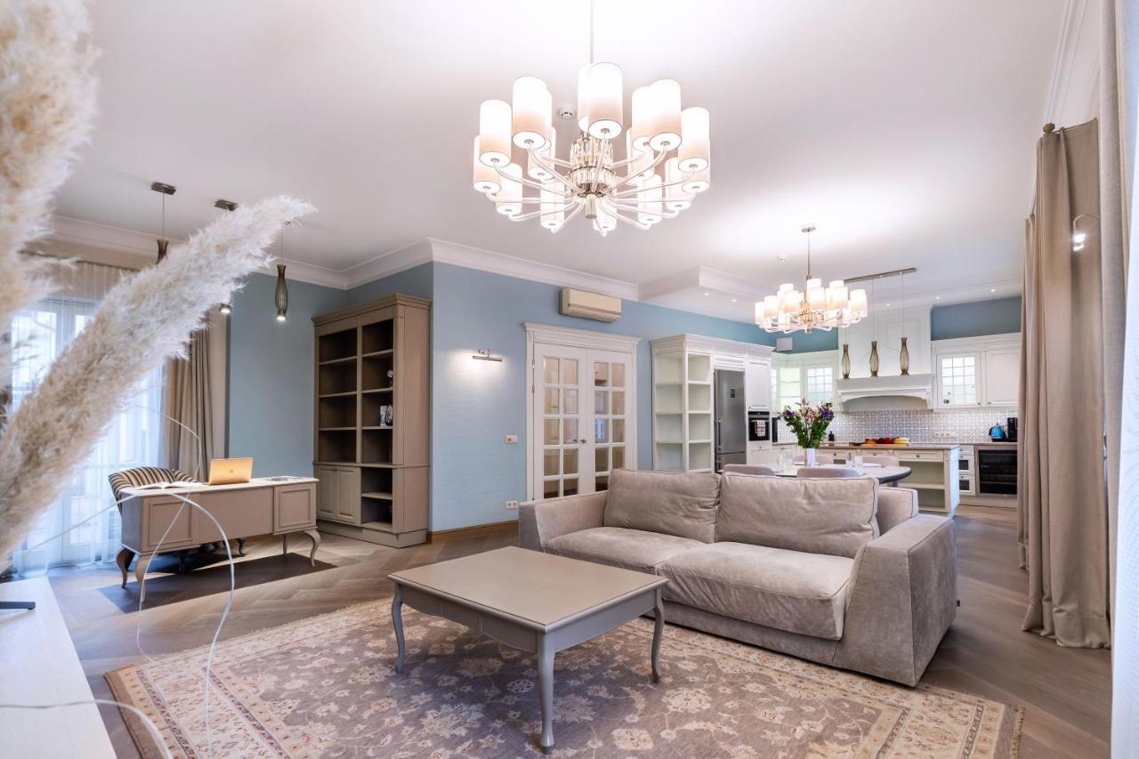 Luxury 2bdr Heart of Old Town