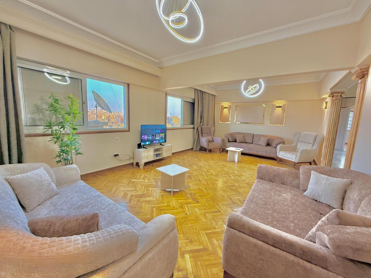 Moonlight Homes Tahrir Square