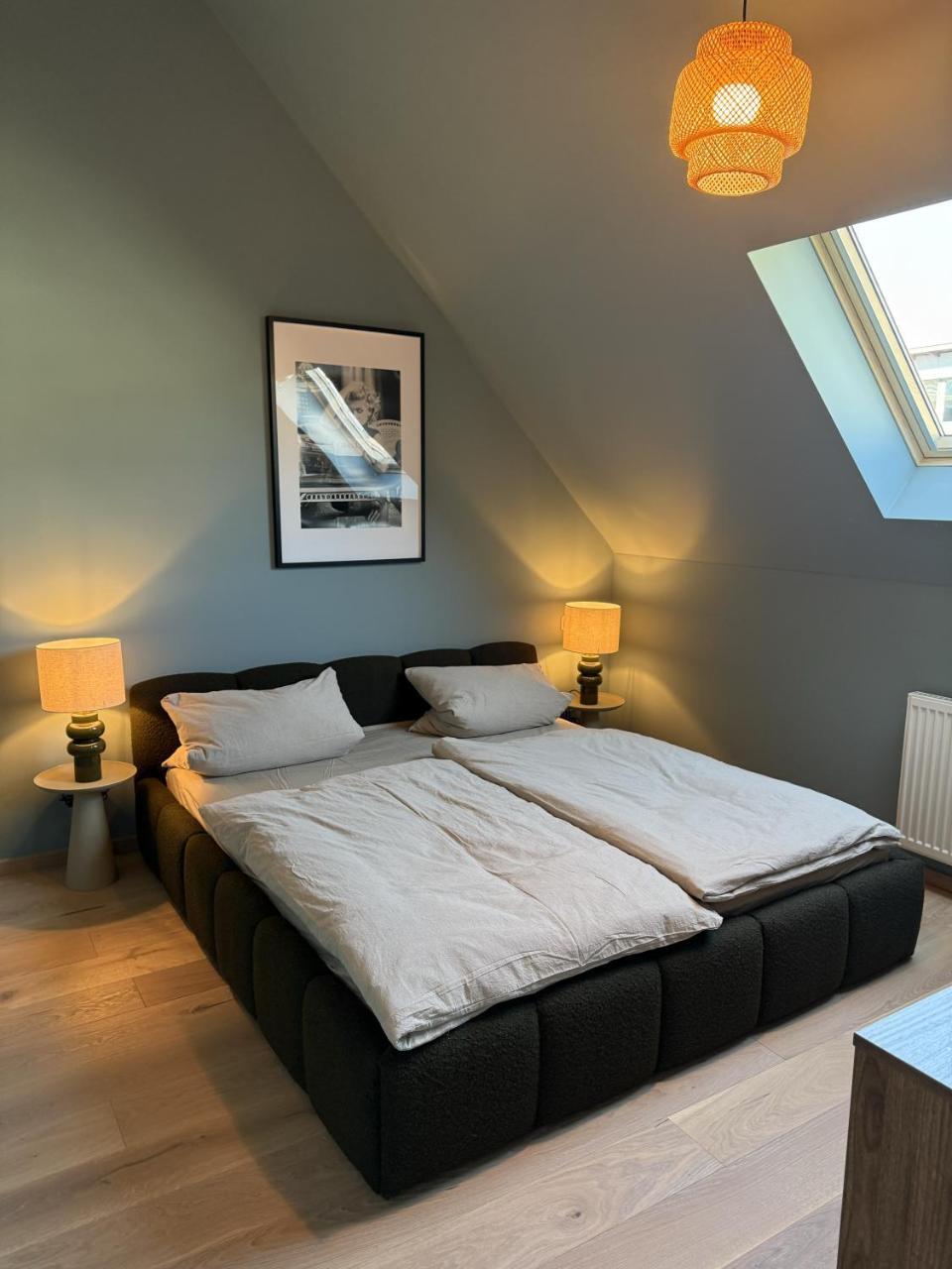 Zentrales Dachgeschoss-Apartment Augustenstraße