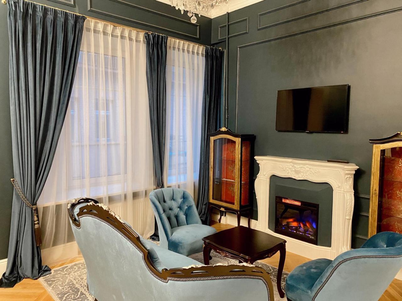 Unique Apartment in Old Town 2