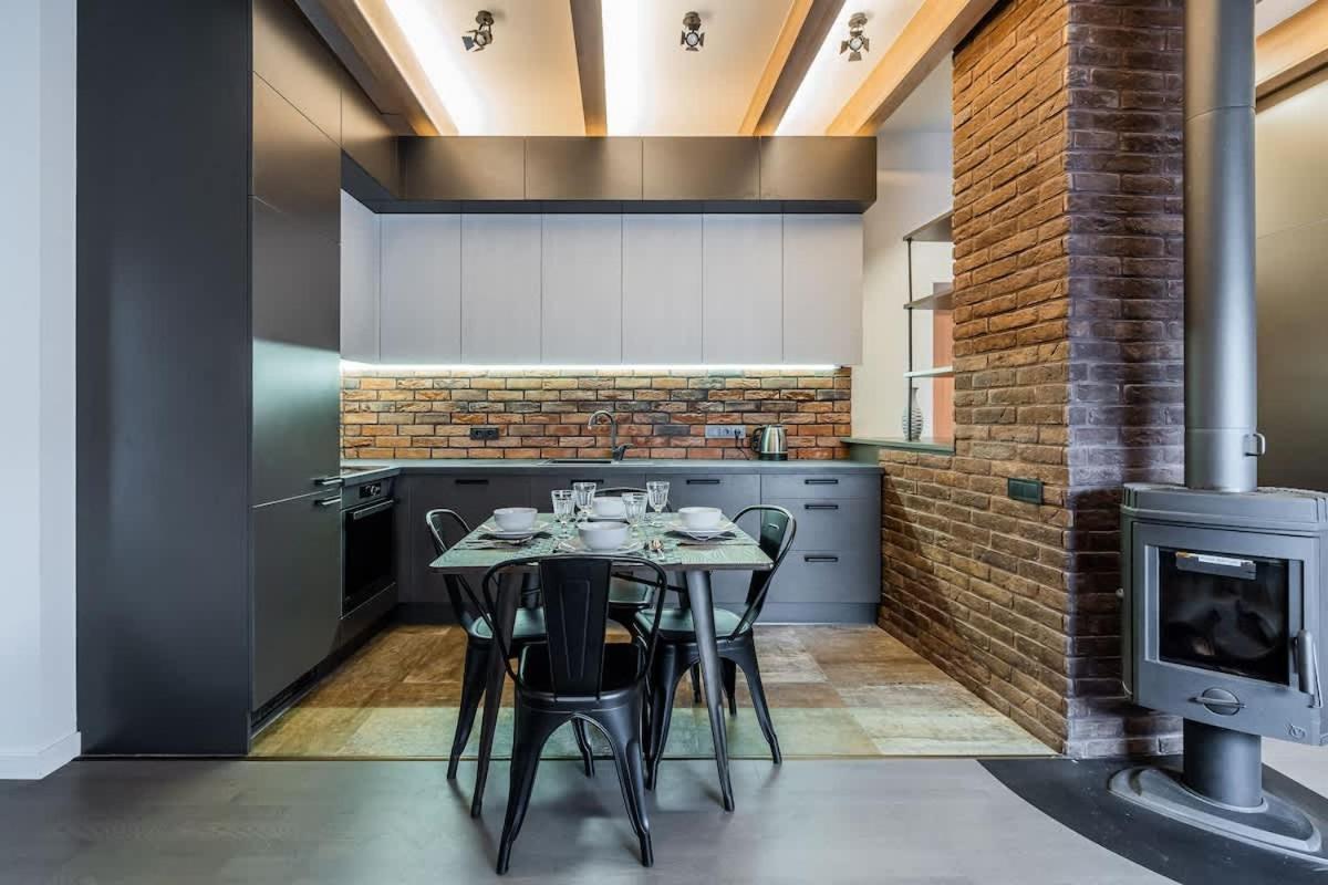 Domillion Cozy 3bdr Apt in Oldtown P364b 1