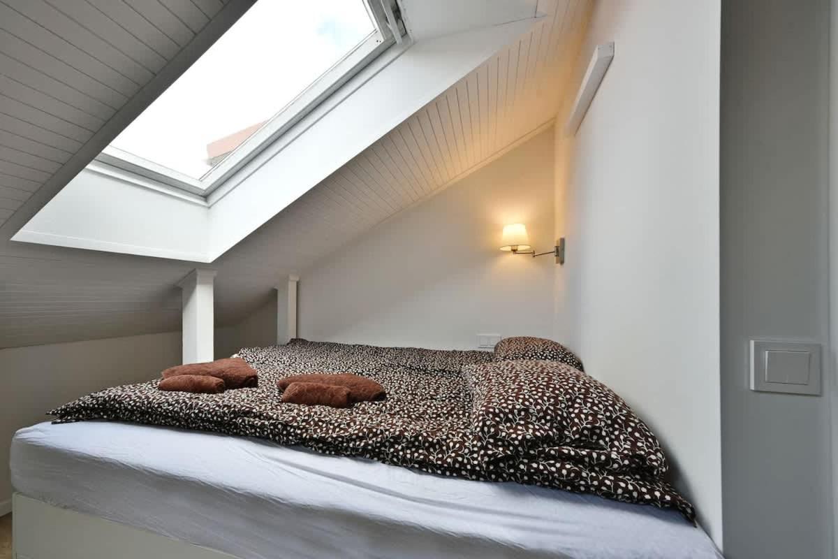 Domillion 2bdr 2bath on Vokieciu W Parking V1020a 2