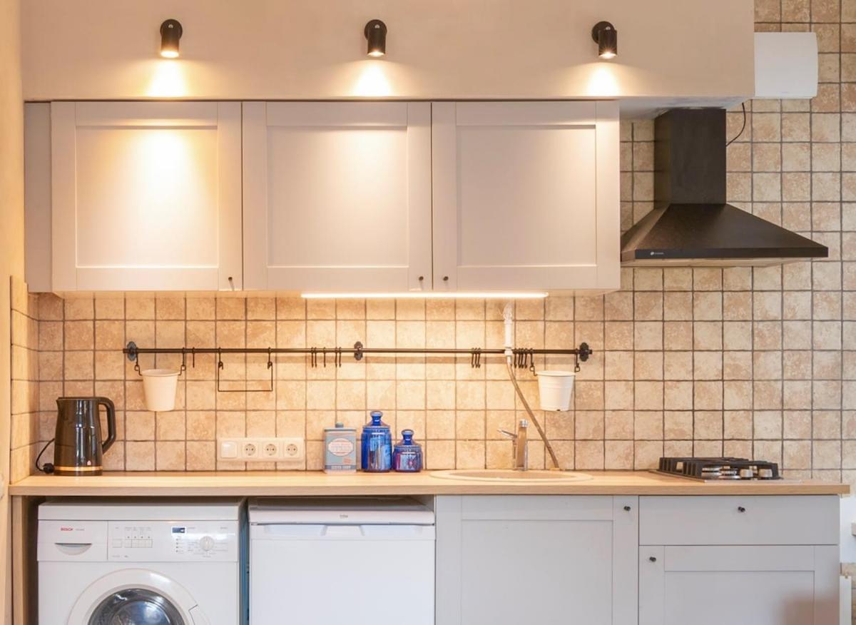 Cozy Urban Apartment 2