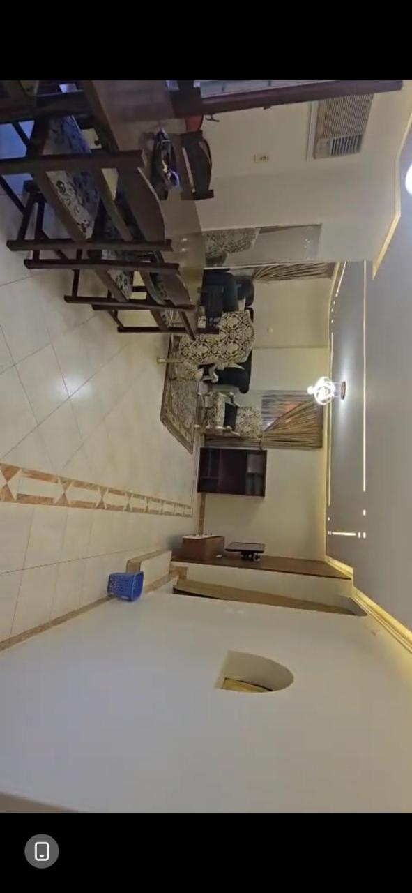 شقه مفروشة (Adults Only) 1